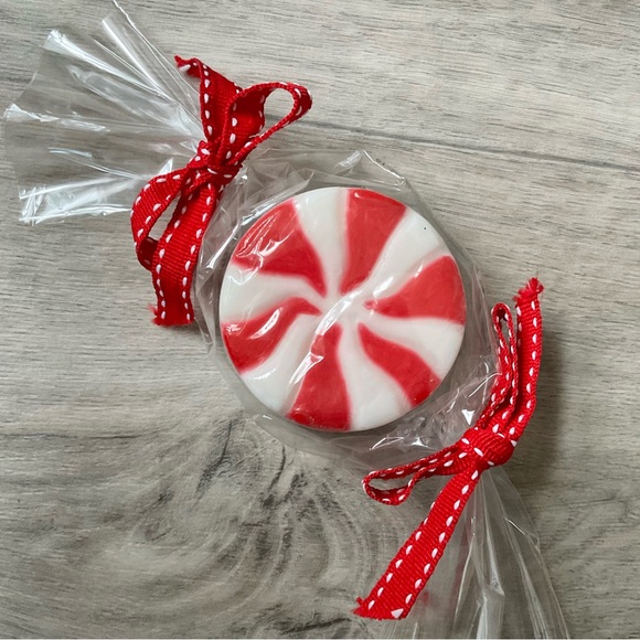 Pier 1 Lot of 6 scented Christmas Soap, gingerbread, peppermint, brownie scented - Picture 4 of 16